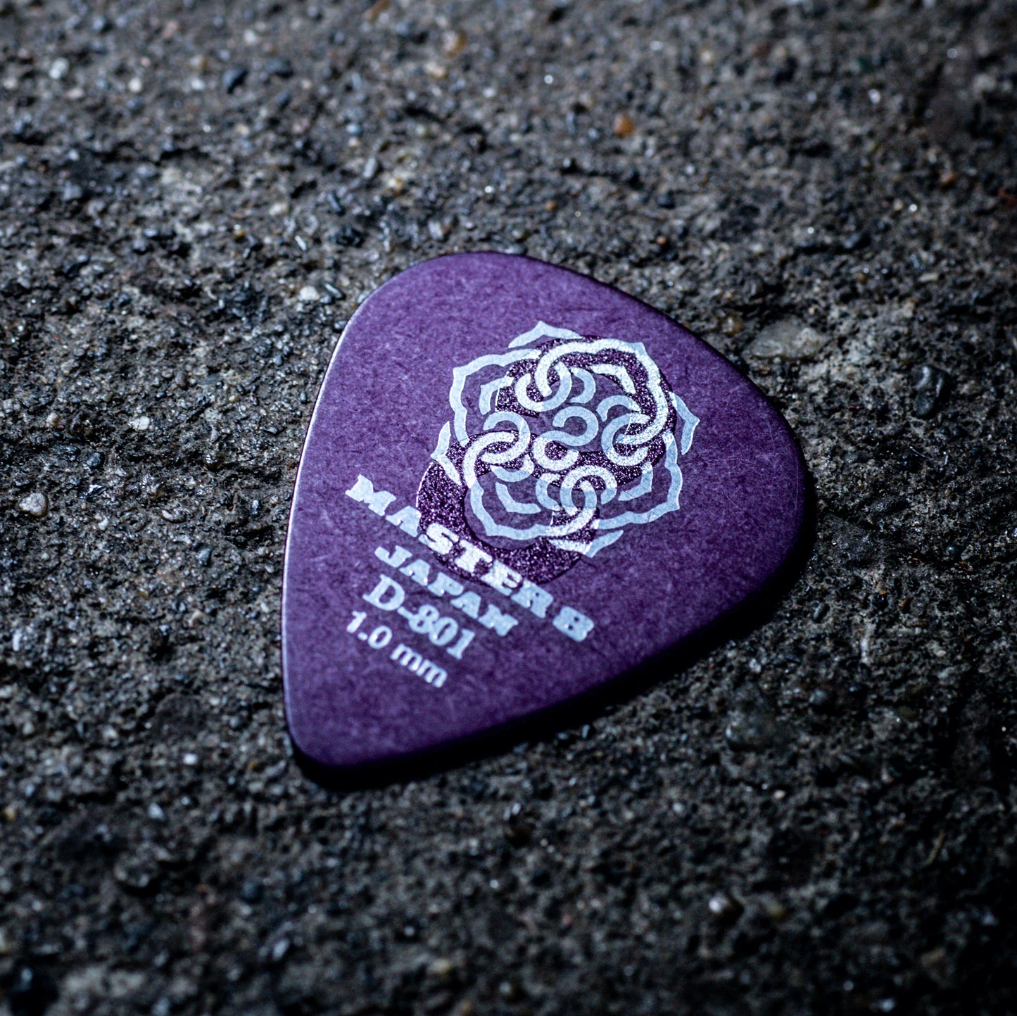 MASTER 8 JAPAN | D-801 + Hard Grip - TEARDROP